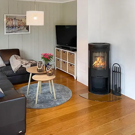 بيت للعطل Cozy In With Wifi أريسُر